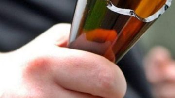 Violenta pelea de adolescentes en La Banda: le arrojó una botella a su primo y le abrió el abdomen