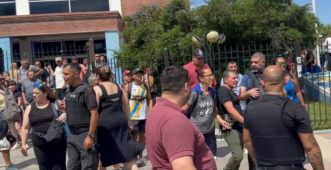 ¡A los sillazos! Así terminó la jura de concejales en José C. Paz