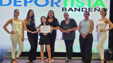 Lara Martínez, campeona mundial infantil, fue distinguida en la Fiesta del Deportista Bandeño