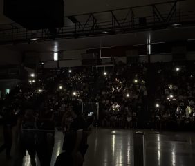 El clásico santiagueño tuvo su postal: apagón momentáneo en el Estadio Ciudad