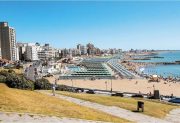 Turista gastó más de $3 millones en alquilar una carpa y le cobraron la sombrilla aparte en Mar del Plata