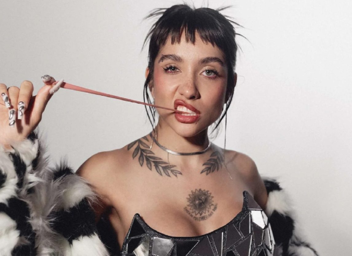 María Becerra “atendió” a sus haters: “¿Vos qué hacés además de estar rompiéndome los hue… a mí?”