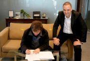 Reforma laboral: Javier Milei firmó el proyecto y el Gobierno lo enviará al Congreso