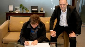 Reforma laboral: Javier Milei firmó el proyecto y el Gobierno lo enviará al Congreso