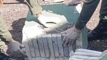 Embistió a gendarmes en un control para fugarse con más de 90 kilos de cocaína