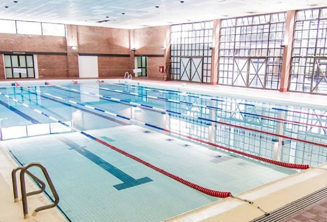 Conmoción: una nena de 4 años murió en la pileta de un club deportivo cuando aprendía a nadar