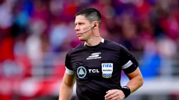 Nicolás Ramírez, el árbitro elegido para conducir la final entre Racing y Estudiantes en el Madre de Ciudades