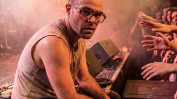 “Viejos Vinagres”: se viralizan las primeras imágenes de la biopic de Luca Prodan protagonizada por Peter Lanzani