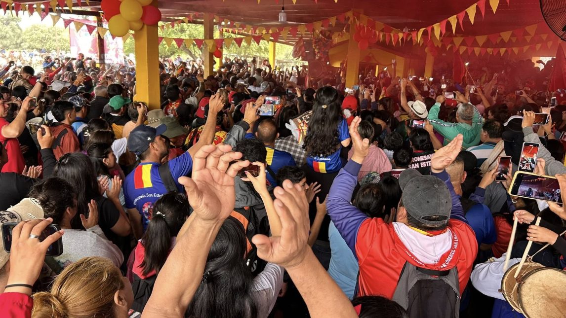 Conmovedoras muestras de fe en la fiesta central de San Esteban en Sumamao