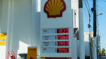 La nafta, imparable: llegó a $2 mil y acumula un alza del 45% este año