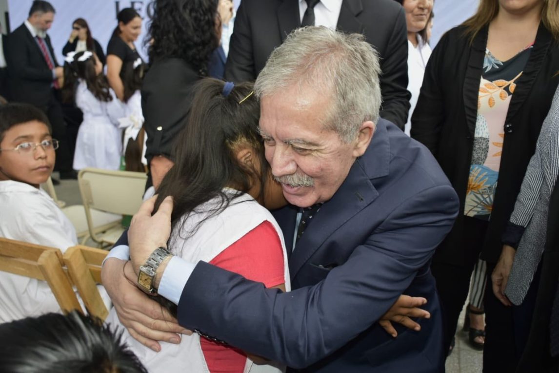 “Mis mejores deseos de paz, amor y prosperidad”: el mensaje del Gobernador Suárez por Navidad