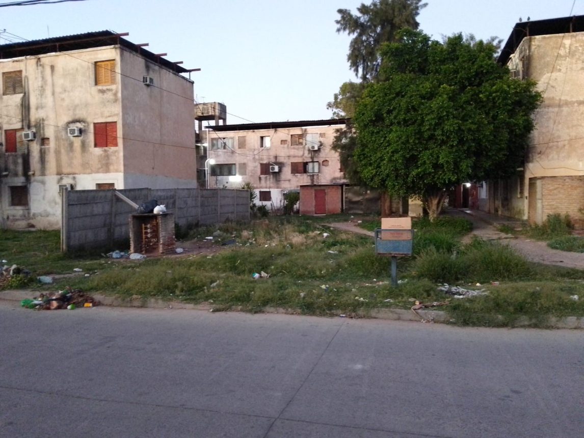 Crece el malestar en el barrio Ejército Argentino por el abandono y la falta de limpieza