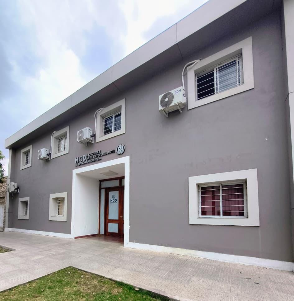 Concejales bandeños aprobaron el presupuesto municipal 2026 con foco en la protección de recursos