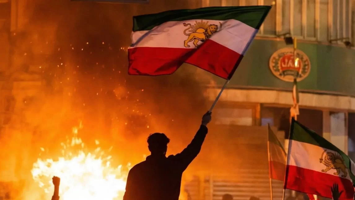 Irán cumple dos semanas de furia: reportan al menos 200 manifestantes muertos y más de 2000 detenidos