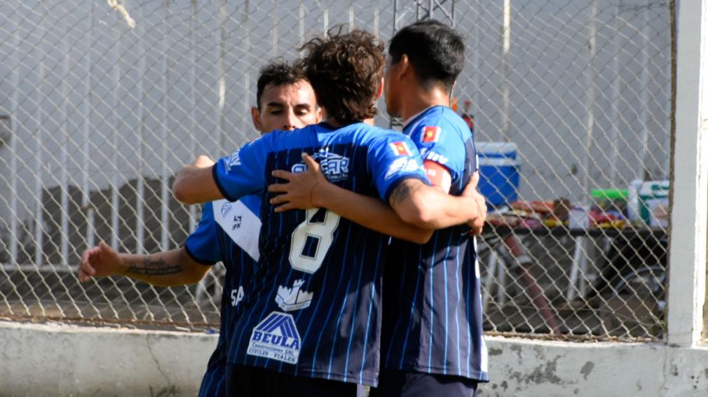 Vélez de San Ramón se hizo fuerte en casa y sacó ventaja ante Independiente de Catamarca