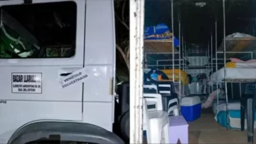 Escándalo: un contingente de santiagueños fue descubierto hacinado en la caja de un camión rumbo a Catamarca