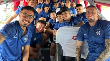 Con ilusión en marcha, el Profe partió rumbo a Buenos Aires por la Copa Argentina