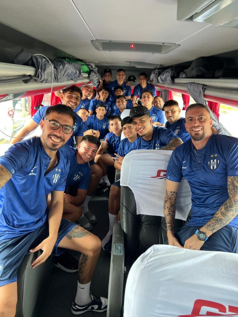 Con ilusión en marcha, el Profe partió rumbo a Buenos Aires por la Copa Argentina