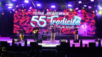 Cuarteto y música tradicional en la noche del Festival en Añatuya