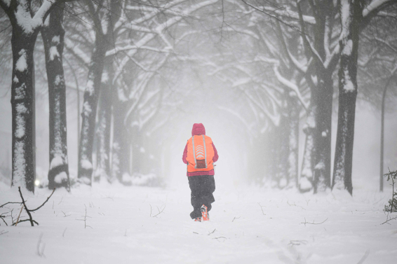 La borrasca “Goretti” paraliza Europa: vientos huracanados, apagones masivos y víctimas mortales en el inicio de 2026