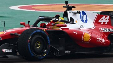 Hamilton y un debut que no fue ideal: el nuevo Ferrari tuvo problemas en Fiorano