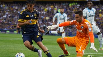 Zeballos falló un penal sobre el final y Boca empató con Millonarios en La Bombonera