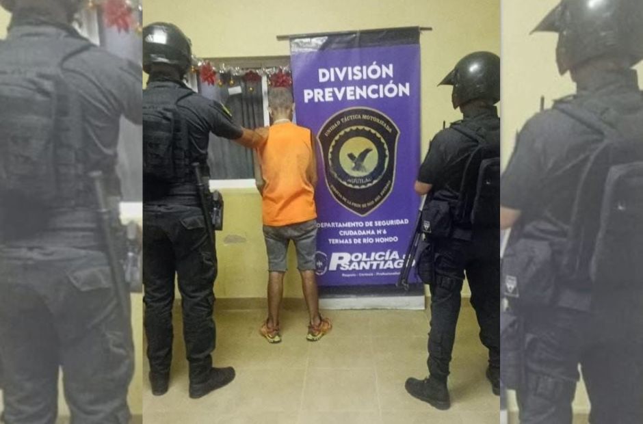 Transeúntes delataron a un delincuente cuando robaba dentro de un vehículo