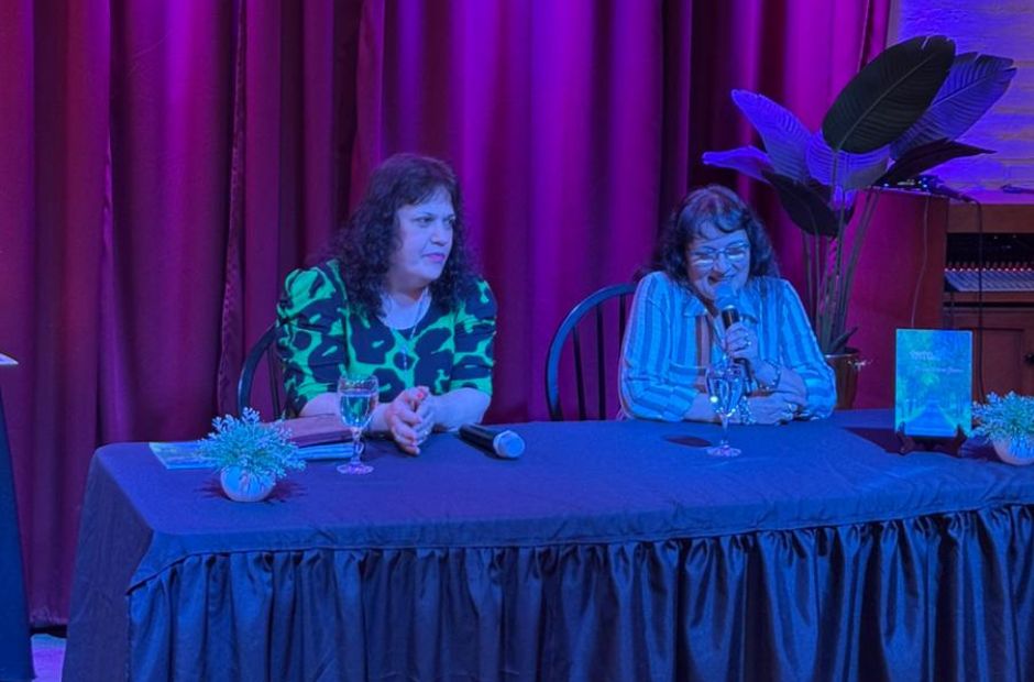 Se presentó el primer libro de Adriana Segura Penseroli y conmovió a los santiagueños