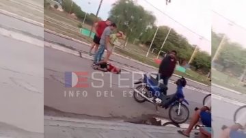 Monte Quemado: un motociclista herido tras chocar contra un auto frente a la Plaza del Bicentenario