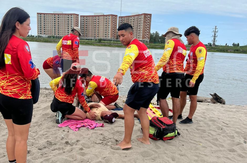 Operativo de emergencia en la Costanera Maradona tras el desvanecimiento de un hombre