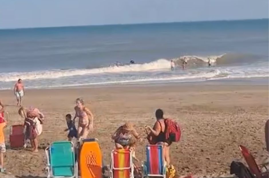 Tragedia: un muerto y 35 heridos en la Costa Atlántica por una ola gigante