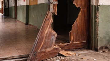 Vandalismo en una escuela de Tunas Punco: intentaron ingresar al comedor forzando las puertas