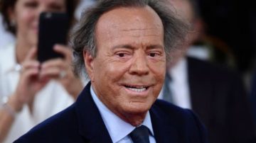 Pesuntos delitos de agresión sexual, acoso y trata: por que se archivó la denuncia contra Julio Iglesias