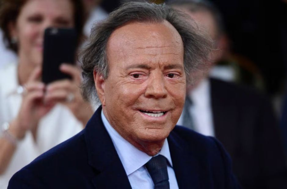 Pesuntos delitos de agresión sexual, acoso y trata: por que se archivó la denuncia contra Julio Iglesias