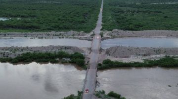 Crecidas y anegamientos en distintos puntos de la provincia por la crecida del río y las intensas lluvias