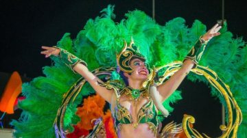 Las Termas de Río Hondo: cerveza artesanal y la magia de los “Corsos del Norte”