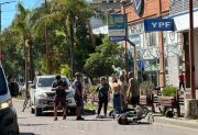 Hospitalizaron a una motociclista que se accidentó en plena Av. Belgrano