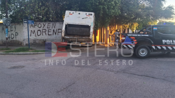 Tremendo: camión municipal chocó contra una tapia tras sufrir una falla mecánica en avenida Aguirre