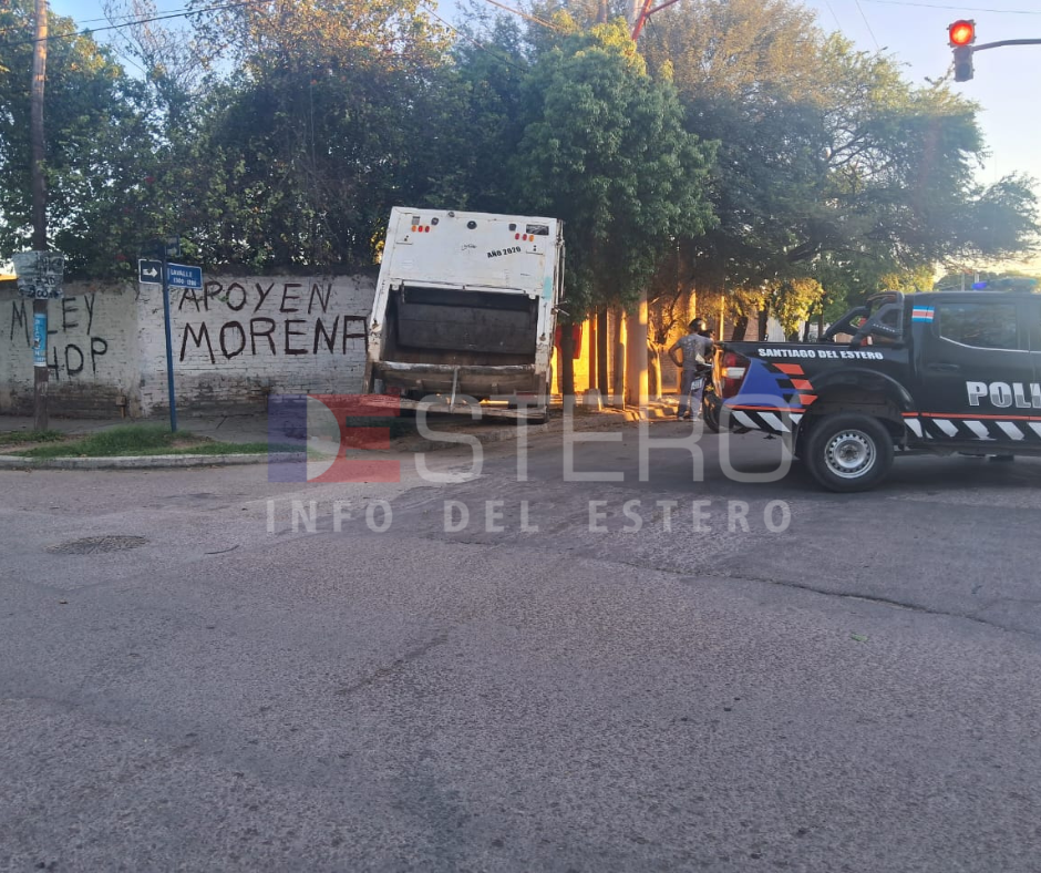 Tremendo: camión municipal chocó contra una tapia tras sufrir una falla mecánica en avenida Aguirre