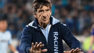 Costas elogió la pretemporada de Racing y dejó una chicana para River