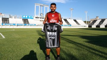 Mercado de pases: Santiago Moyano firmó con el Ferroviario hasta diciembre de 2027