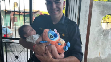 Rápido accionar de un joven policía permitió salvar la vida de un bebé de dos meses que se broncoaspiró