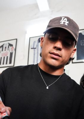 Furor en el club Sarmiento por la visita de Exequiel Zeballos