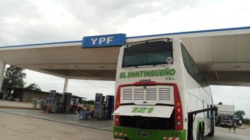 Indignación: pasajeros de “El Santiagueño” varados por horas denuncian abandono de la empresa