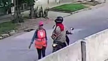 Se hicieron pasar por trabajadores y le robaron la moto en el barrio Siglo XXI