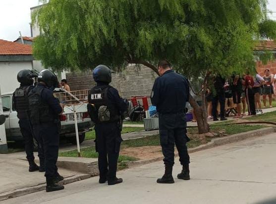 B° Santa Lucía: Una familia recibió asistencia médica tras un incendio en su vivienda