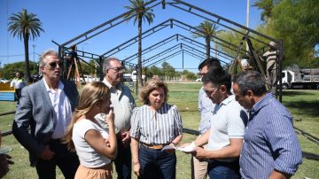 Todo listo para “Santiago es tu Río”: la intendente Fuentes recorrió el predio