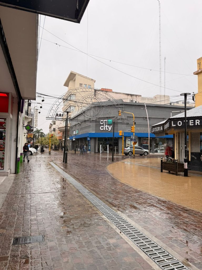 Sábado con máxima de 32 °C, chaparrones y tormentas