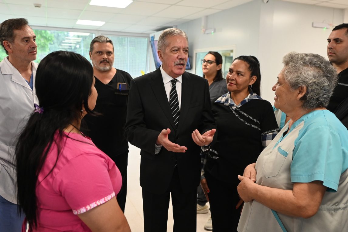 B° Cáceres: El Gobernador Elías Suárez visitó la UPA N° 2