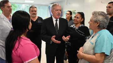 B° Cáceres: El Gobernador Elías Suárez visitó la UPA N° 2